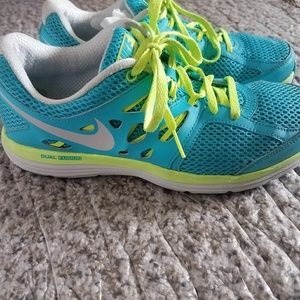 Nike Shoes SZ 8.5 Dual  Funsion